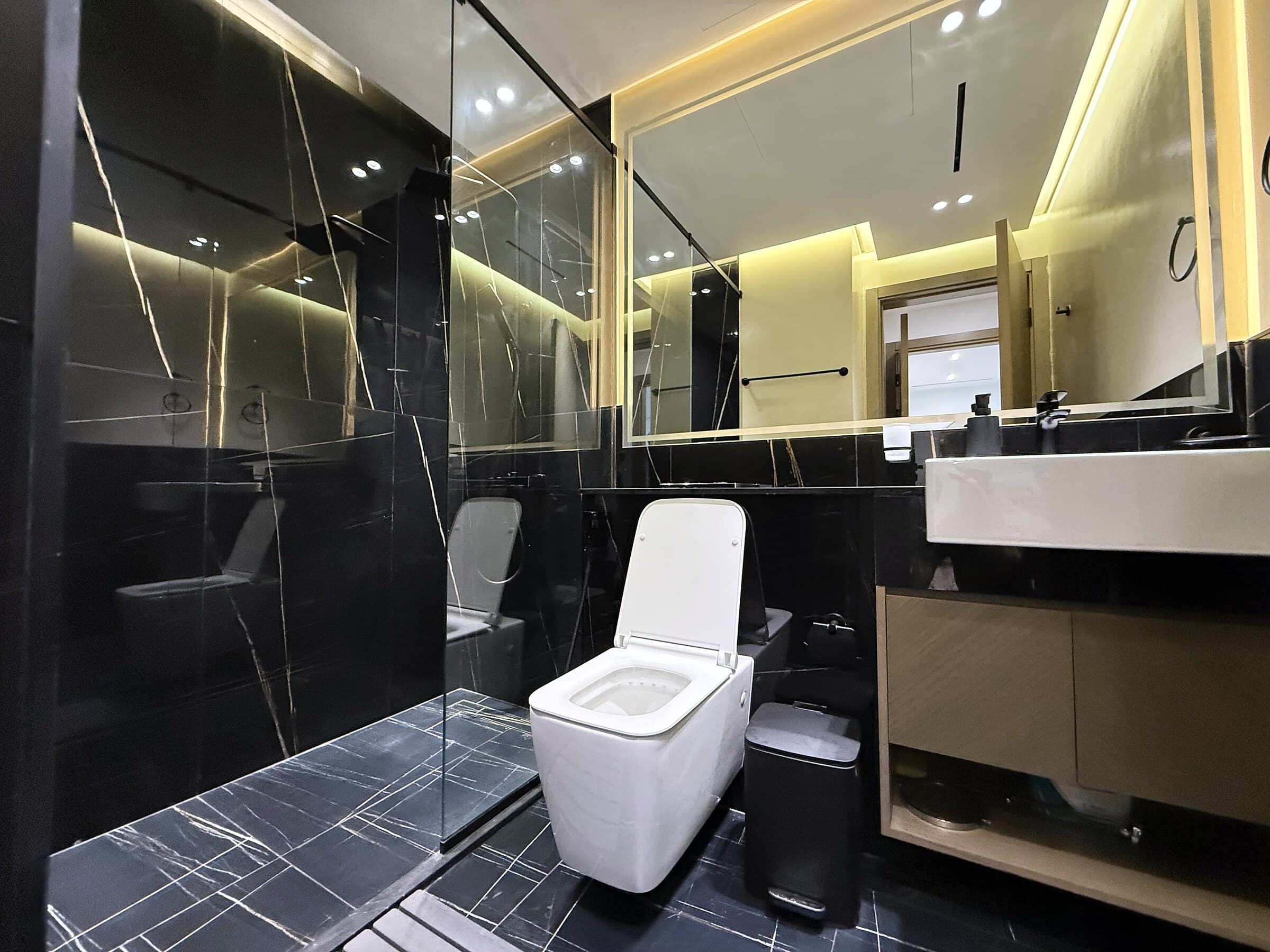 Bathroom finished in black marble